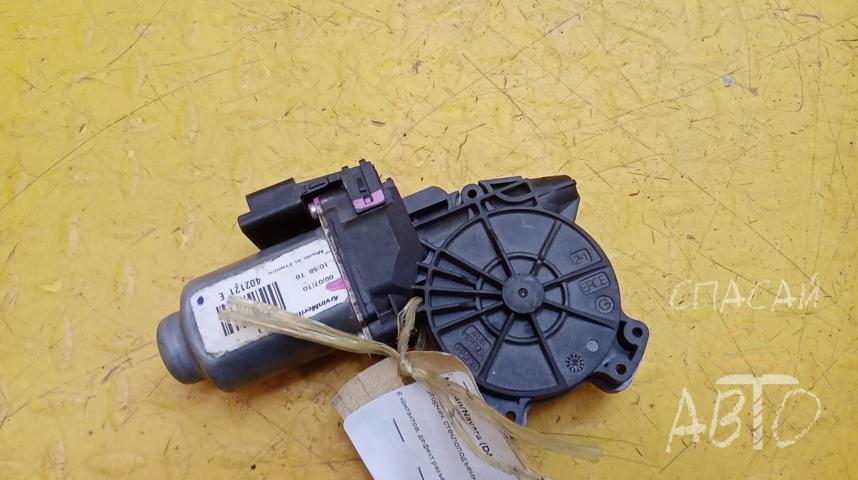 Nissan Navara (D40) Моторчик стеклоподъемника