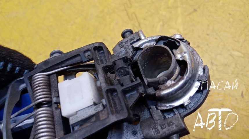 Volkswagen Golf V Ручка двери передней правой наружная - OEM 1K0837885A