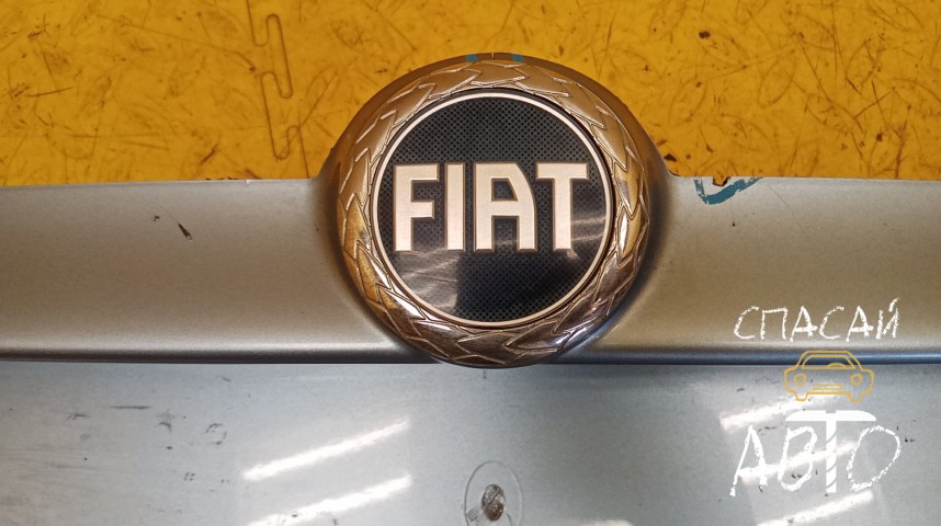 Fiat Albea Накладка крышки багажника - OEM 735404648