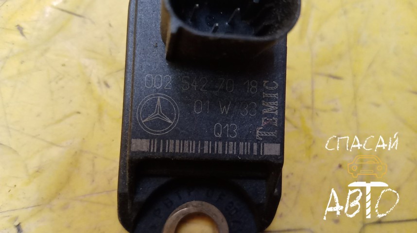 Mercedes-Benz W220 S-klass Датчик курсовой устойчивости - OEM A0025427018