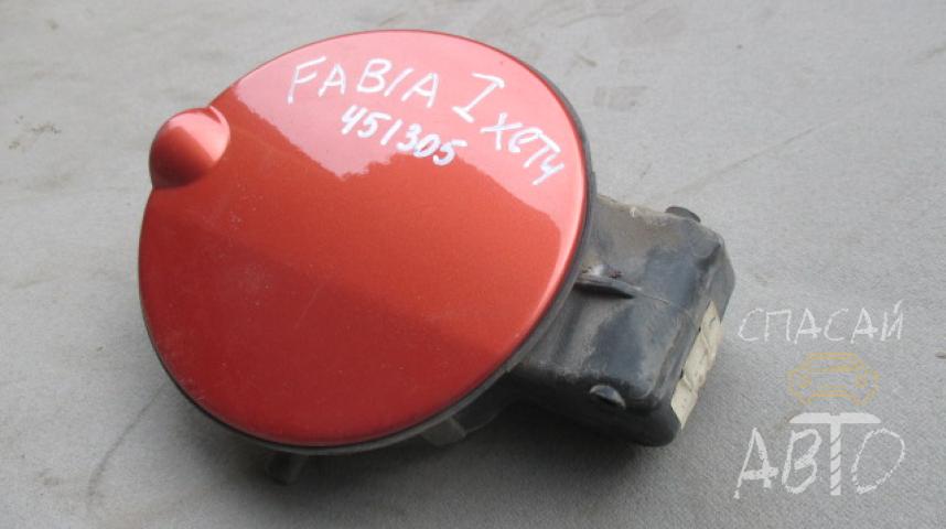 Skoda Fabia I Лючок бензобака