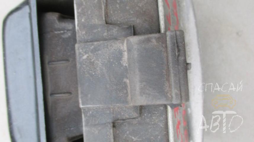 Volkswagen Golf V Опора двигателя