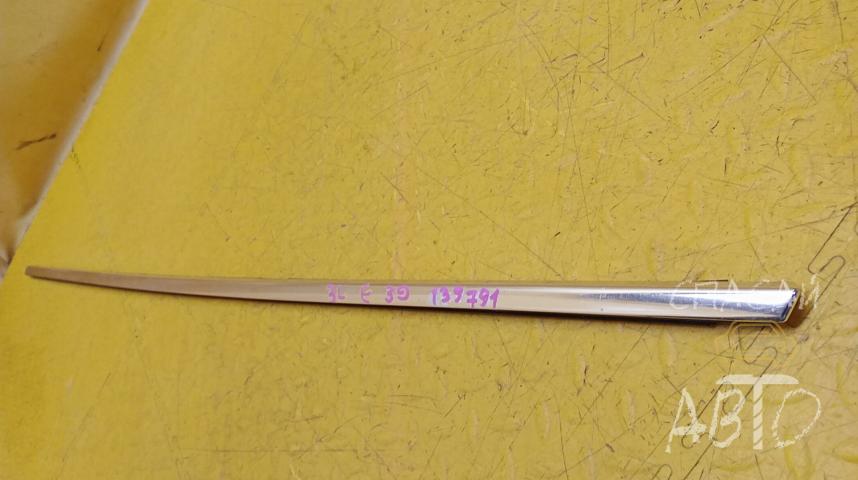 BMW 5-серия E39 Накладка стекла заднего левого (бархотка)