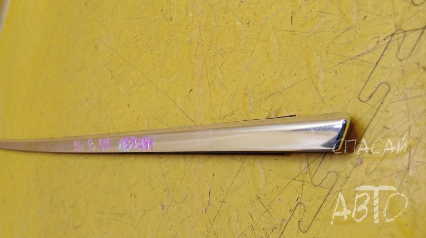 BMW 5-серия E39 Накладка стекла заднего левого (бархотка)