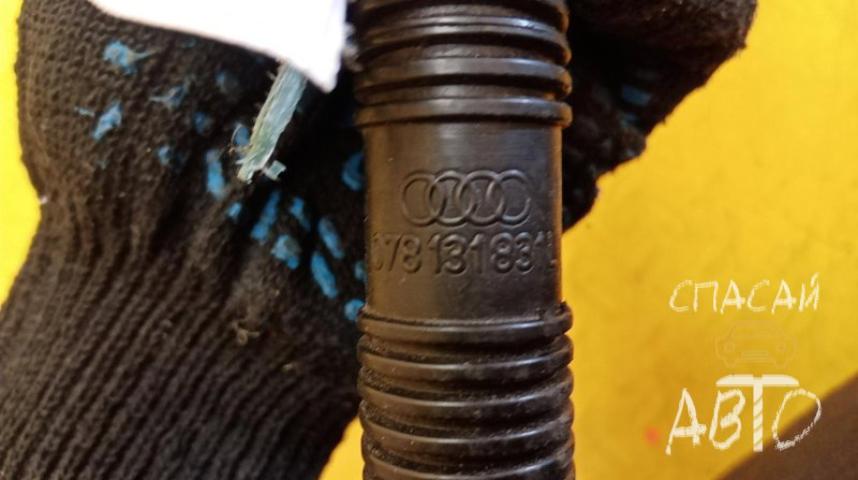 Audi A6 (C4) Трубка двигателя