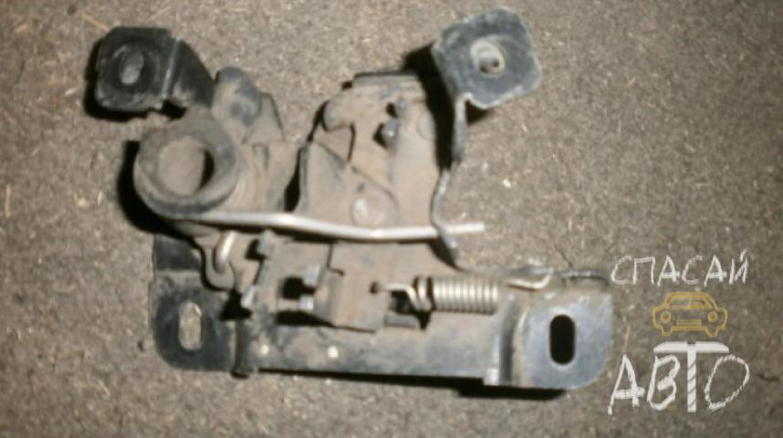 Audi A4 (B5) Замок капота