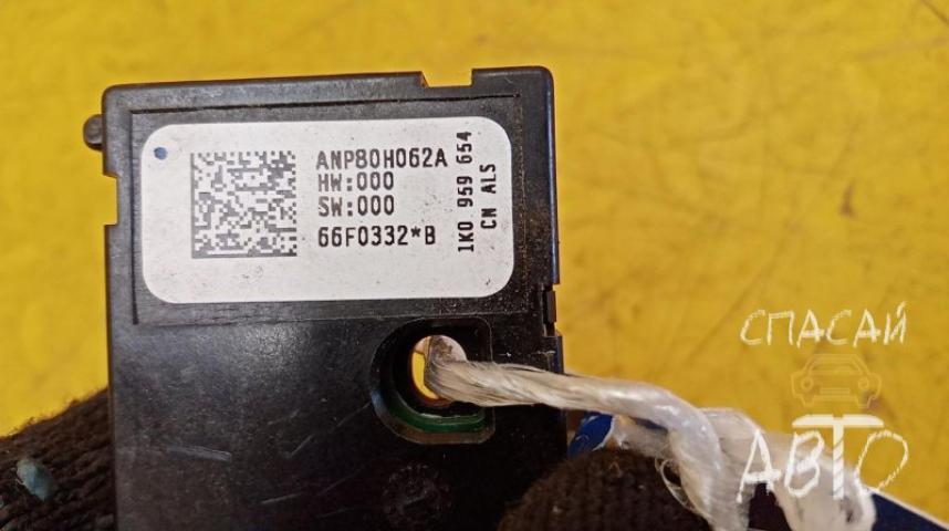 Audi A3 (8L1) Датчик угла поворота рулевого колеса