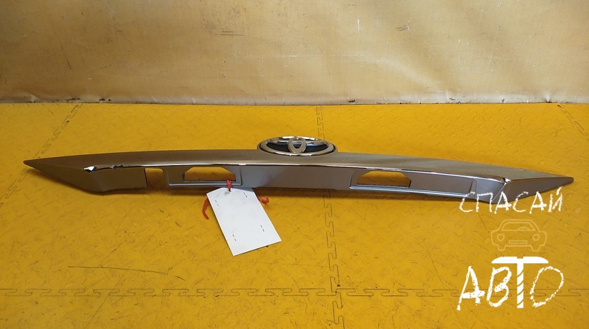 Toyota Camry V50 Накладка крышки багажника - OEM 7680133340