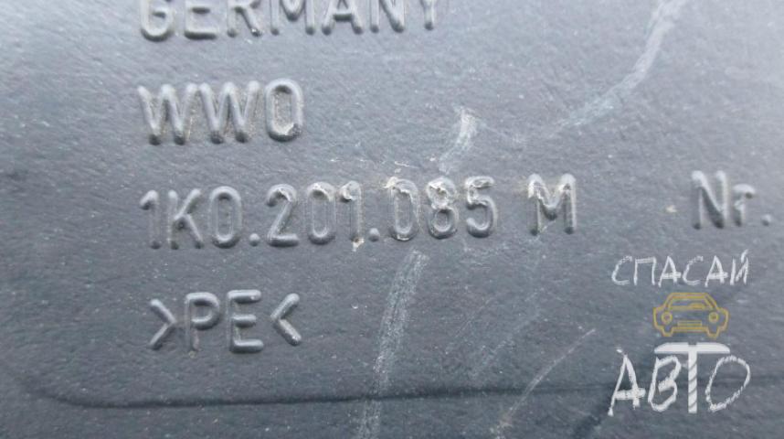 Volkswagen Golf 5 Бак топливный