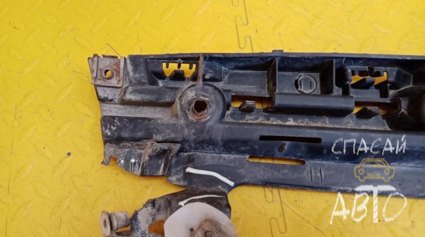 Land Rover Range Rover 4 Кронштейн заднего бампера