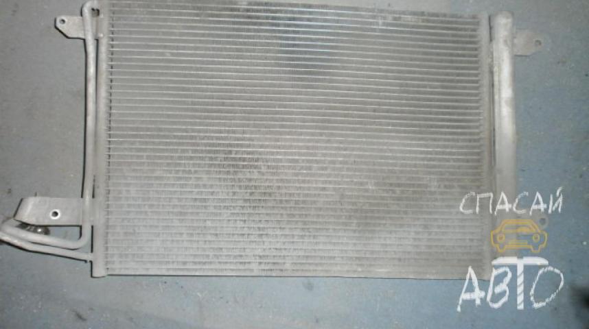 Volkswagen Golf 5 Plus Радиатор кондиционера (конденсер)