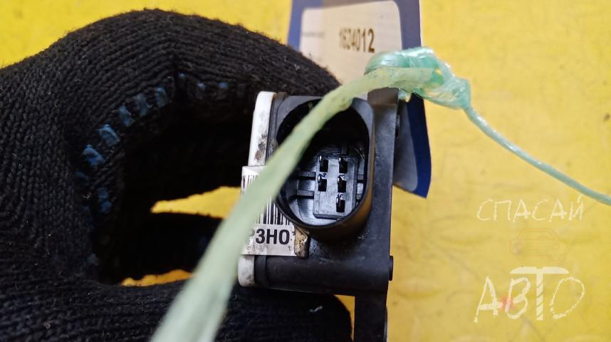 Audi A6 (C6,4F) Датчик ускорения