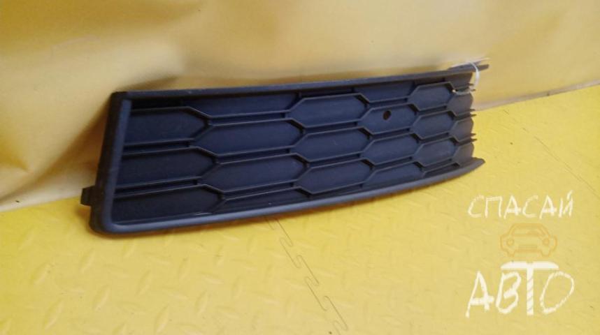 Skoda Rapid Решетка в бампер