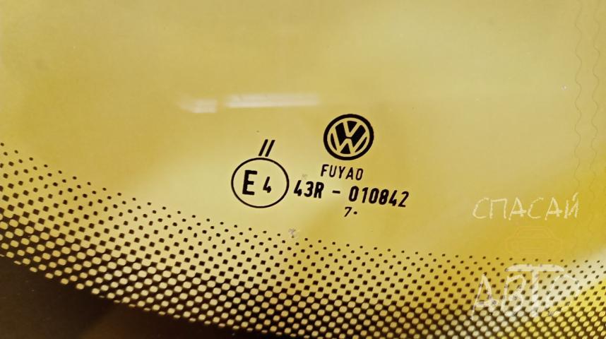 Volkswagen Tiguan Стекло лобовое (ветровое)
