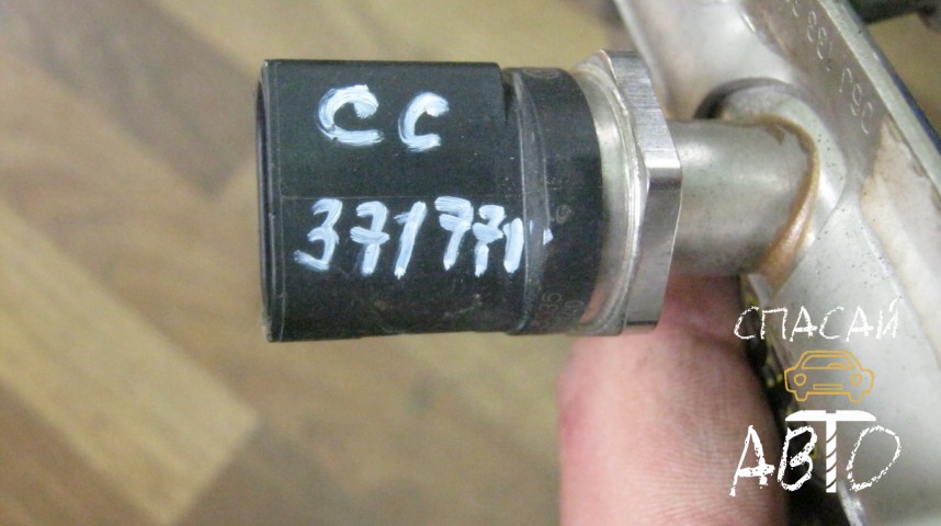 Skoda Octavia (A5 1Z-) Датчик давления топлива - OEM 06J906051B