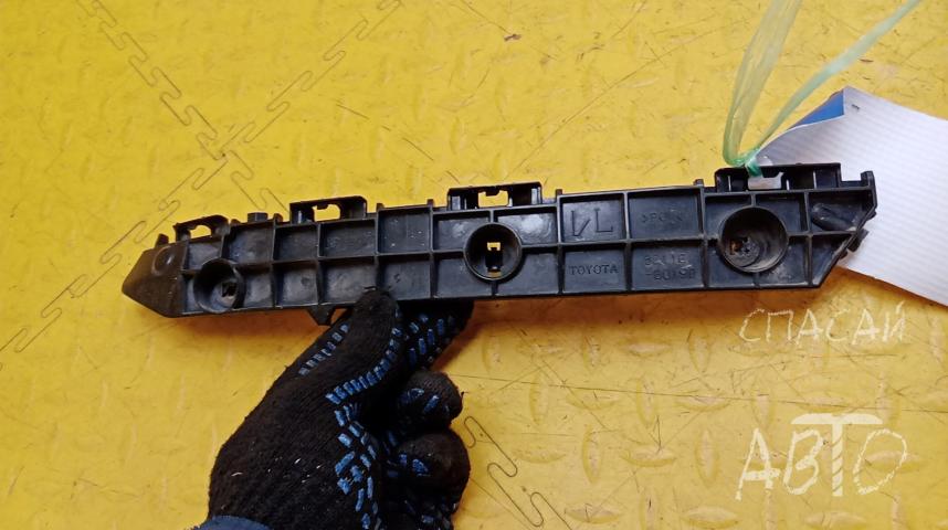 Lexus LX 570 Кронштейн переднего бампера