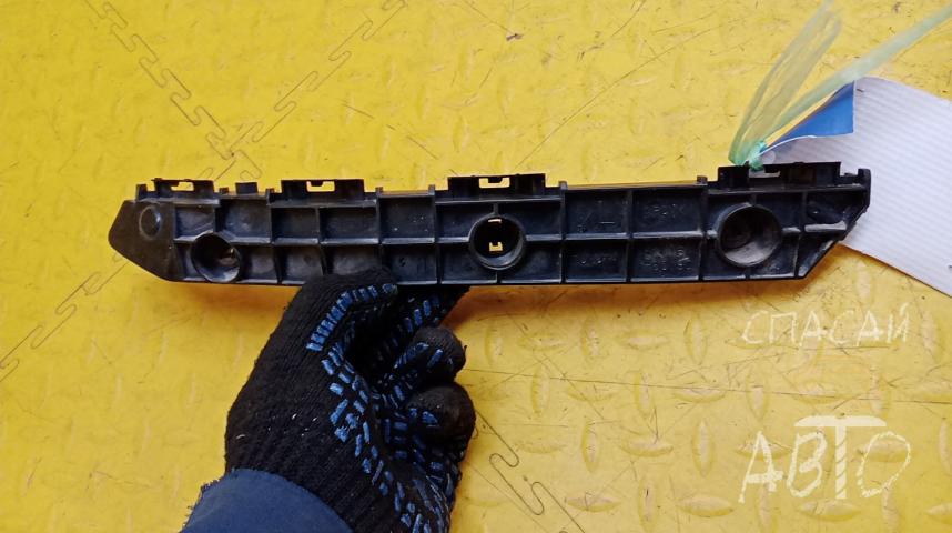 Lexus LX 570 Кронштейн переднего бампера