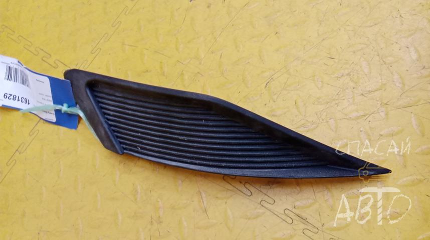 Geely Emgrand 7 (SS11) Решетка в бампер