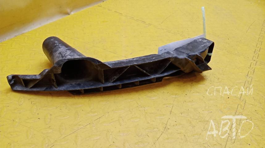 Volkswagen Golf V Кронштейн переднего бампера