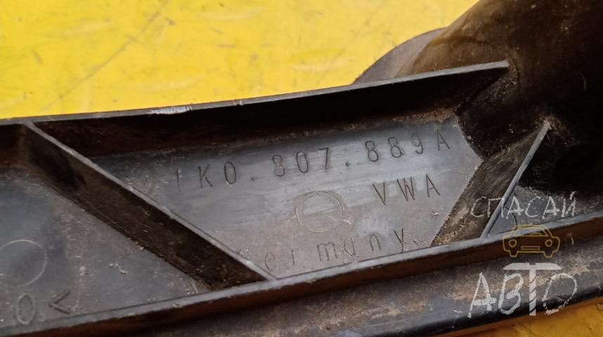 Volkswagen Golf V Кронштейн переднего бампера