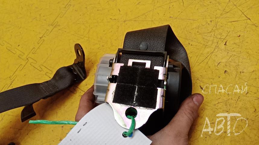 Opel Astra J Ремень безопасности