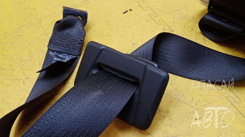 Opel Astra J Ремень безопасности