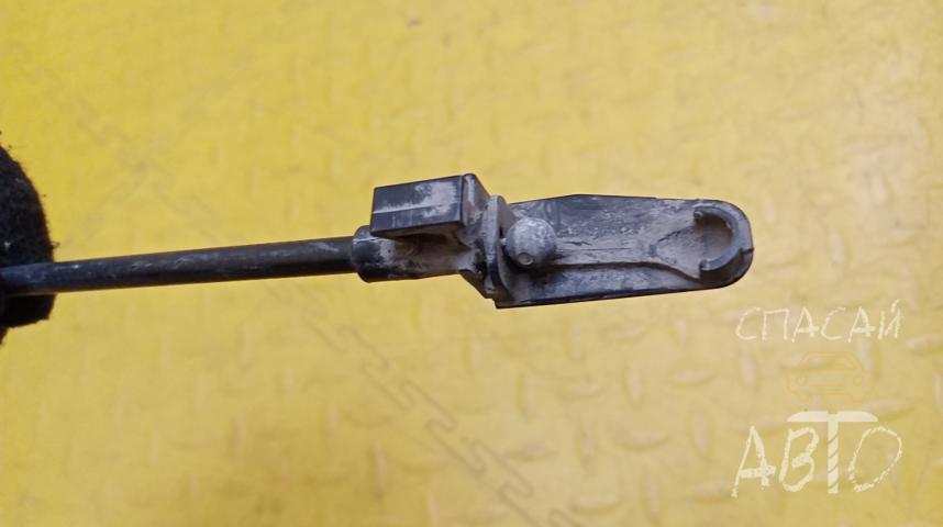 Volkswagen Golf V Трос открывания капота