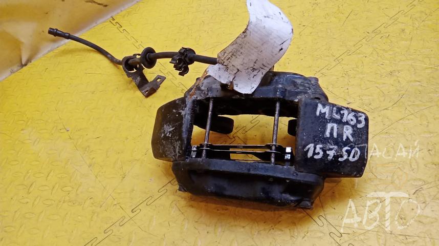 Mercedes-Benz W163 M-klasse (ML) Суппорт передний