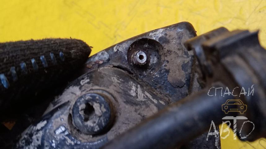 Mercedes-Benz W163 M-klasse (ML) Суппорт передний