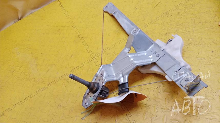 Ford Mondeo III (GE) Стеклоподъемник задний правый