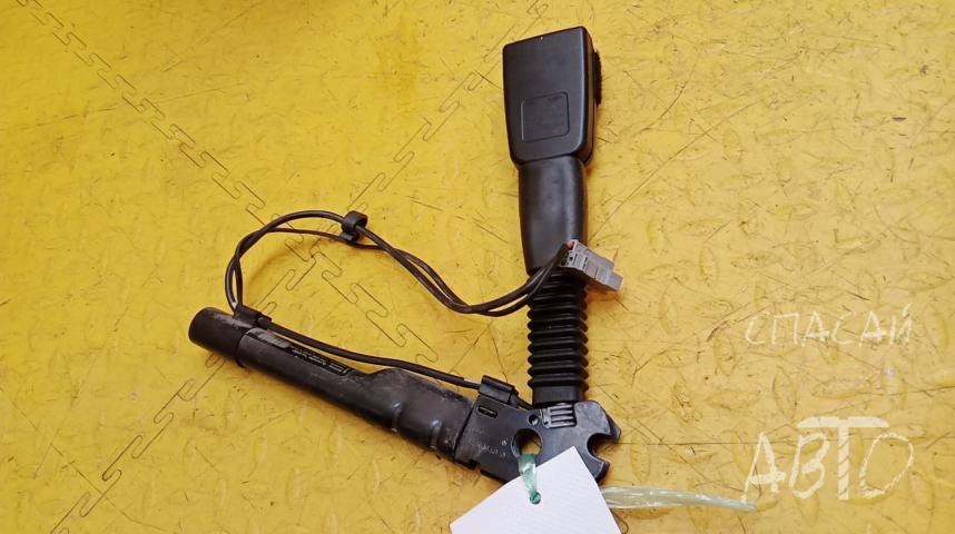 BMW 3-серия E90,91,92,93 Ответная часть ремня безопасности