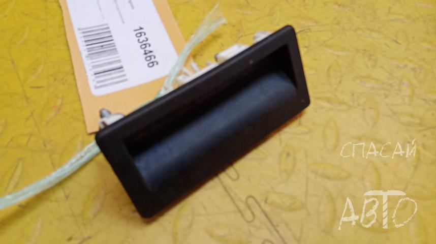 Volkswagen Tiguan Кнопка многофункциональная